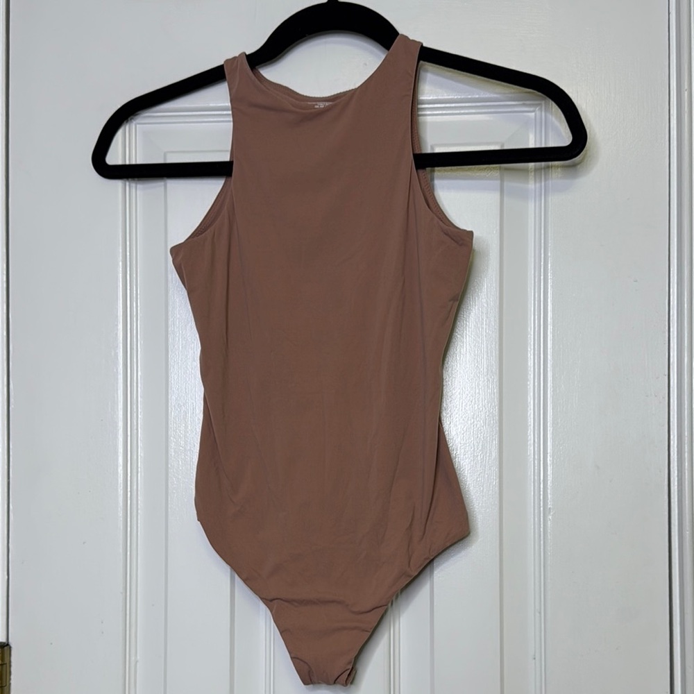 SKIMS Mauve/Tan Bodysuit with Racerback Design NWOT